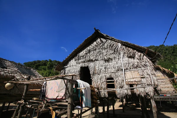 Islander, Morgan, casa de la tradición contra el cielo azul — Foto de Stock