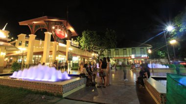 Asiatique Riverfront çeşme ile