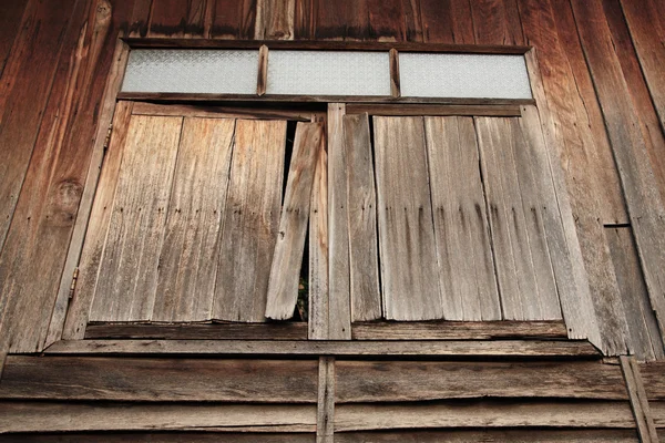 Vieja ventana de madera — Foto de Stock