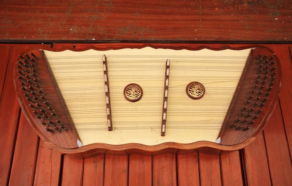 Instrumento musical dulcimer de madera tailandés —  Fotos de Stock