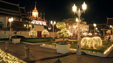 WAT Ratchanadda Park ışık dekorasyon ile