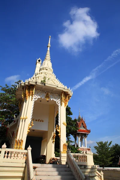 Crématoire ou bûcher dans le temple thaïlandais — Photo