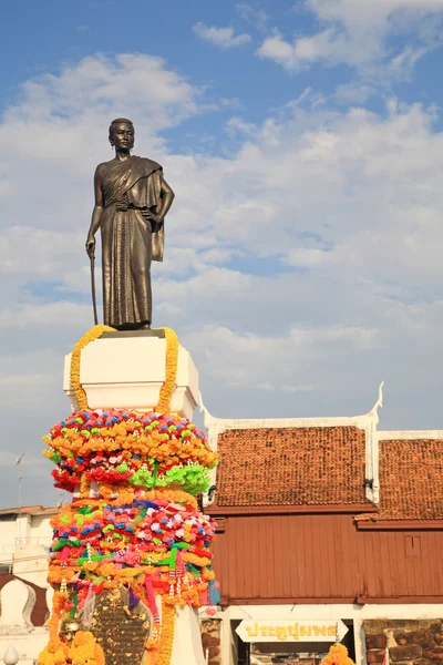 Thao Suranaree or Khun Ying Mo statue — Stock Photo, Image