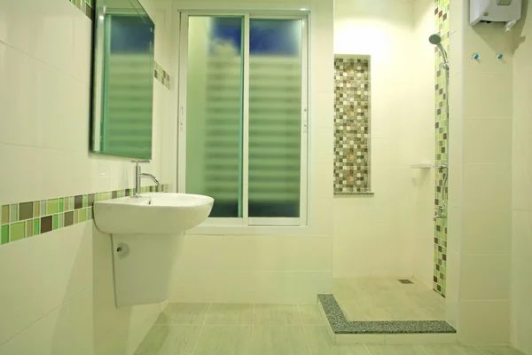 Moderní koupelna zelený koncept — Stock fotografie