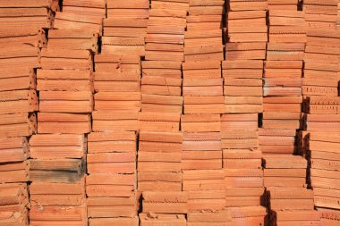 Yığılmış yeni tuğla