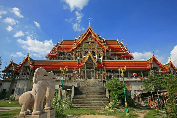 工事中ワット ブア Khwan の壮大な寺 — ストック写真