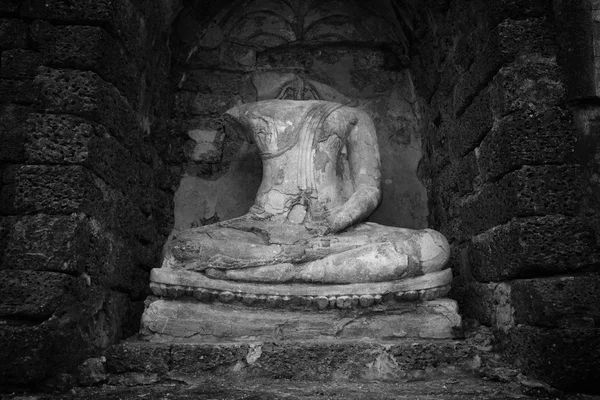 Statua Buddha senza testa in Sukhothai — Foto Stock