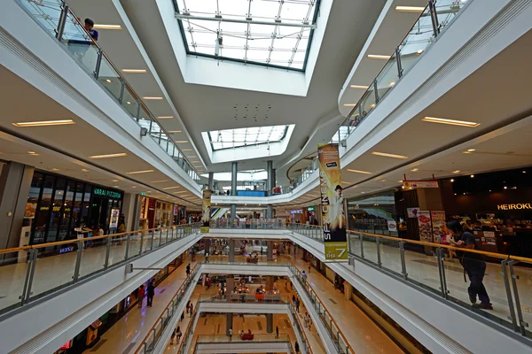 Gente de compras en Chaengwattana Central — Foto de Stock