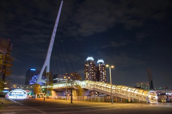 Odaiba treinstation modern gebouw — Stockfoto