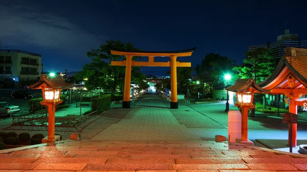 Гигантские красные ворота Фушими Инари — стоковое фото