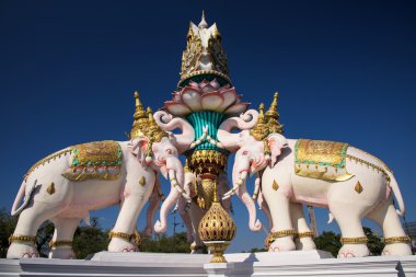 Pembe fili heykele Sanamluan yakın dekore