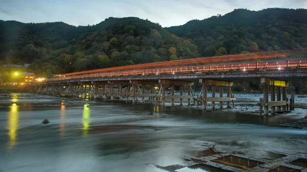 岚山桥和桂河，岚山 — 图库照片