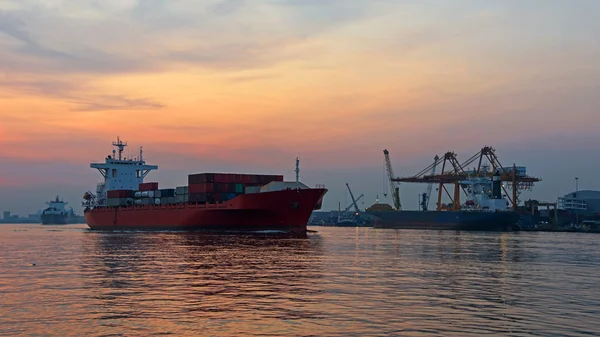 Containerschip in Bangkok — Stockfoto