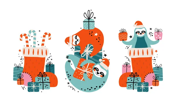 Establecer perezosos perezosos lindo en el sombrero de Santa Claus con un montón de regalos, caramelos y elementos festivos. Feliz Navidad y Feliz Año Nuevo tarjeta o banner. Osos de dibujos animados. Ilustración en estilo escandinavo — Vector de stock