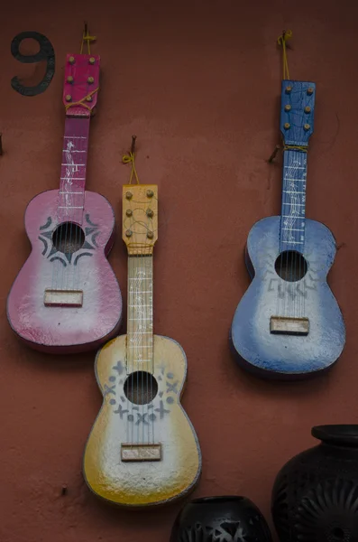Kolorowe zabawki gitary — Zdjęcie stockowe