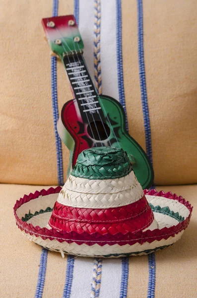 Μεξικάνικο καπέλο και κιθάρα — Φωτογραφία Αρχείου
