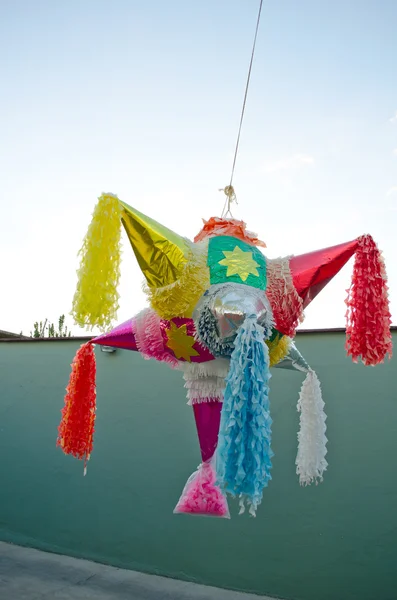 Forma colorida estrella de piñata — Foto de Stock