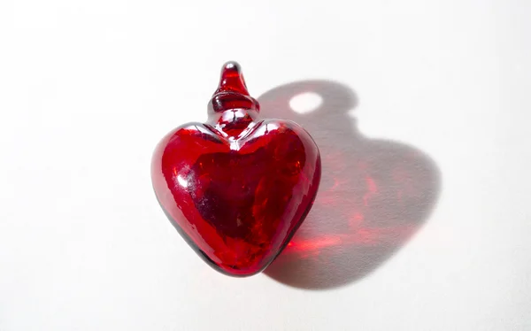 Szkło czerwone serce — Zdjęcie stockowe