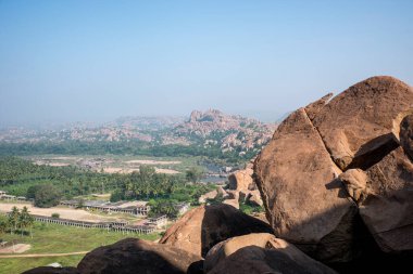 Hampi, UNESCO Dünya Mirası sitesini harabeye çevirdi