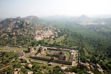 Hampi, UNESCO Dünya Mirası sitesini harabeye çevirdi