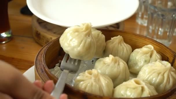 Serving Steamed Dumplings Fork — Stock Video
