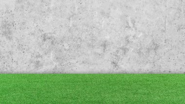 Yeşil çimenli beyaz beton duvar. Ürün görüntüleme, şablon ve benner için boş arkaplan.