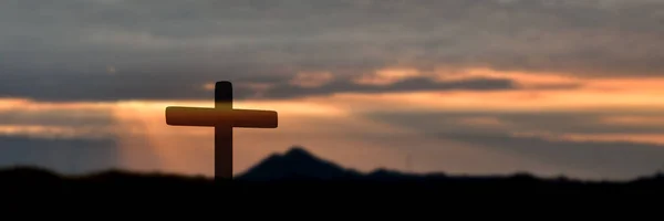 Silhouette Eines Katholischen Kreuzes Hintergrund Des Sonnenuntergangs Panoramabild — Stockfoto