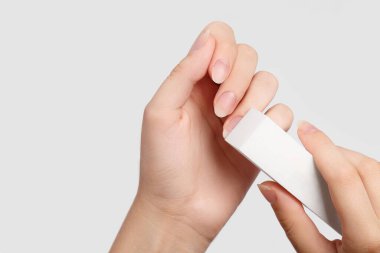 Makro manikür yapıyoruz.