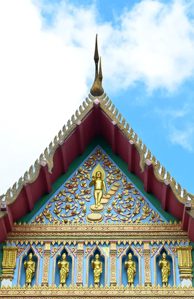 Traditional Thai style pattern on  Thai temple roof with blue an — Stock Photo, Image