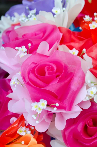 Konstgjorda rosa blommor bukett — Stockfoto