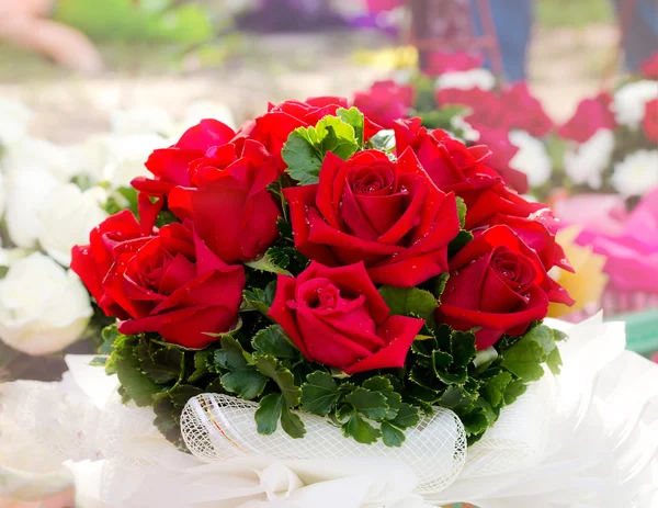 Beautiful red roses bouquet — Stock Photo, Image