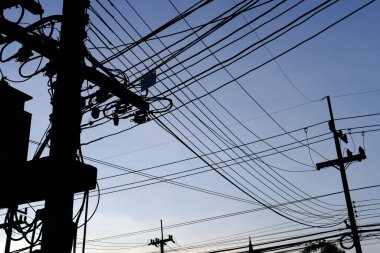 yüksek voltaj kulesi, elektrik direği, mavi gökyüzü