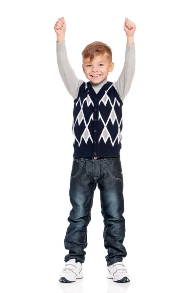 Gelukkige jongen met handen omhoog — Stockfoto