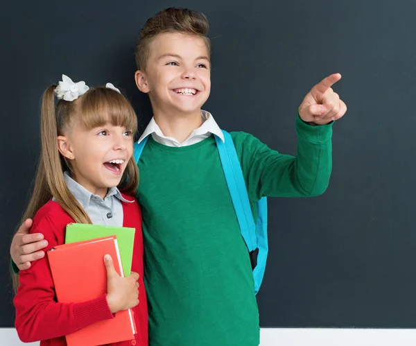 Alunos de volta à escola — Fotografia de Stock