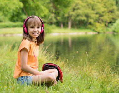 Lakeside, küçük kız