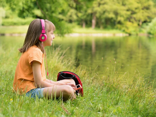 Lakeside, küçük kız