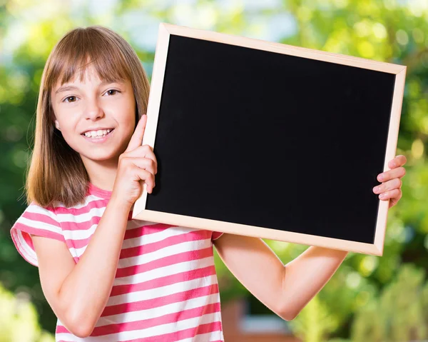 Flicka tillbaka till skolan — Stockfoto