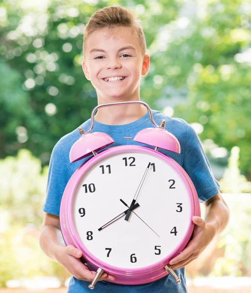 Ragazzo torna a scuola — Foto Stock