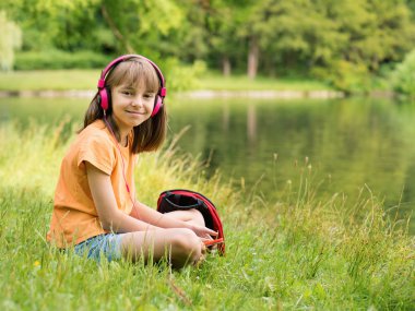 Lakeside, küçük kız