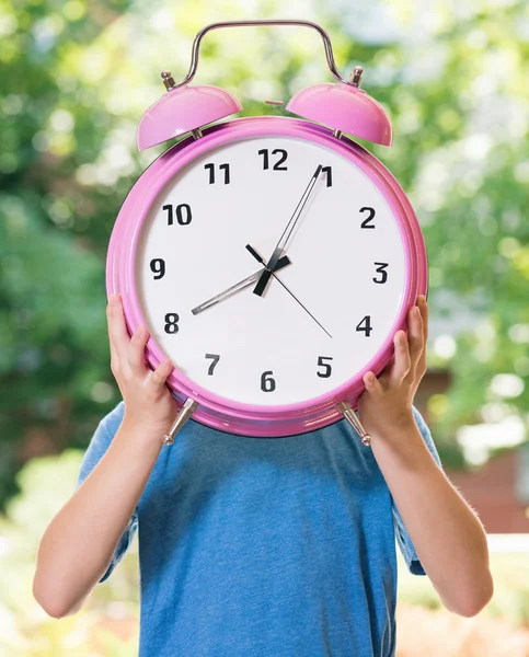 Pojke tillbaka till skolan — Stockfoto