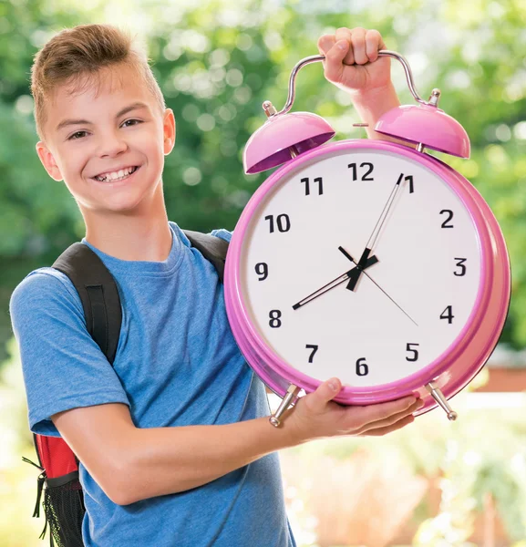 Pojke tillbaka till skolan — Stockfoto