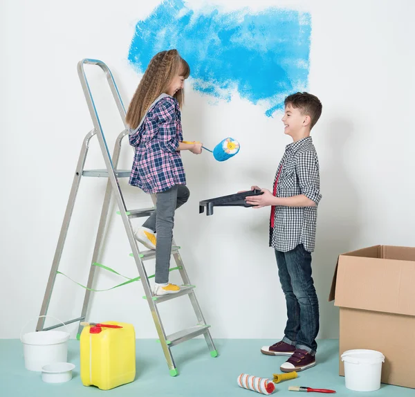 Niños reparaciones —  Fotos de Stock