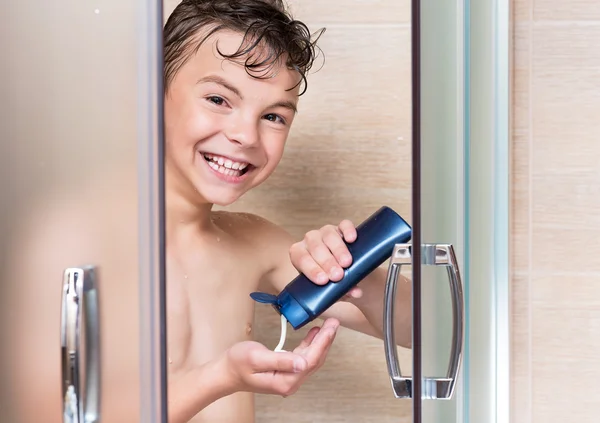 Child in shower — Stock Photo, Image