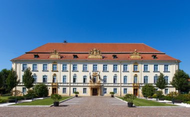 Petofi okul Komarom Macaristan