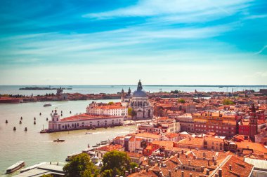 Venedik Santa Maria della Salute Kilisesi, Veneto, İtalya ile panoramik hava cityscape
