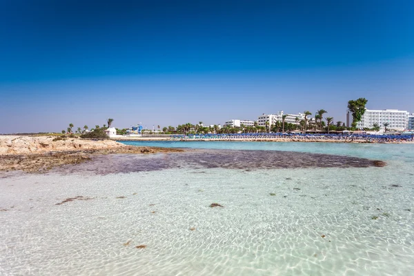 Azzure su ve Nissi beach Ayia Napa, Kıbrıs'ta bir görünüm