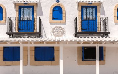 Yerel stil beyaz bina, Mykonos, Yunanistan