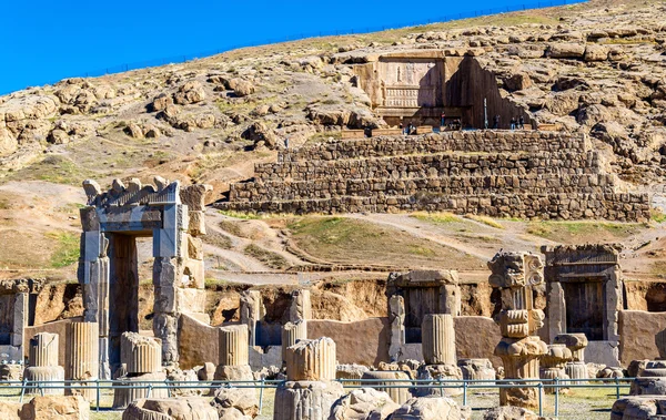 Tombeau d'Artaxerxès III au-dessus de Persépolis, Iran — Photo