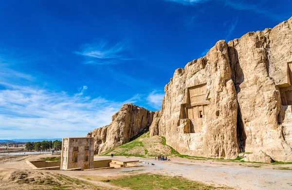 Antiguas tumbas de reyes aqueménidas en Naqsh-e Rustam en Irán — Foto de Stock