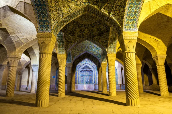Innenraum der vakil Moschee in shiraz, iran — Stockfoto
